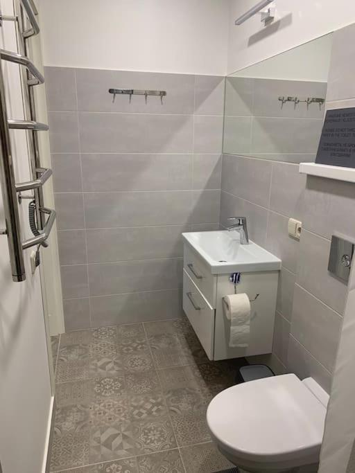 Cozy Apartment In Karmėlava Kültér fotó