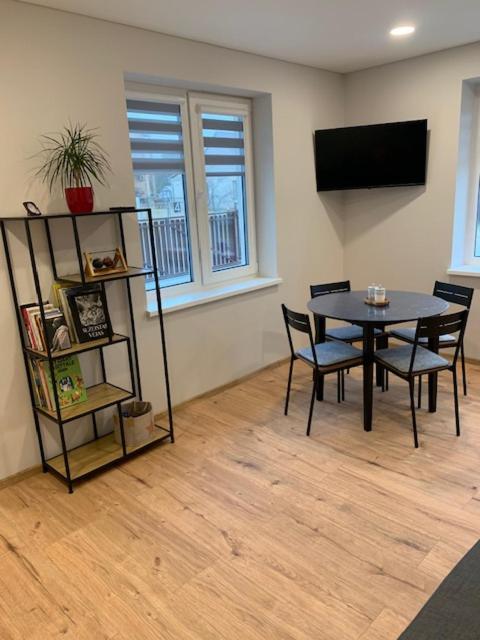 Cozy Apartment In Karmėlava Kültér fotó